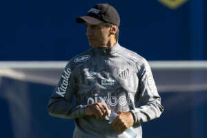 Fifa libera Santos de transfer ban após quitação de dívida com Fabián Bustos