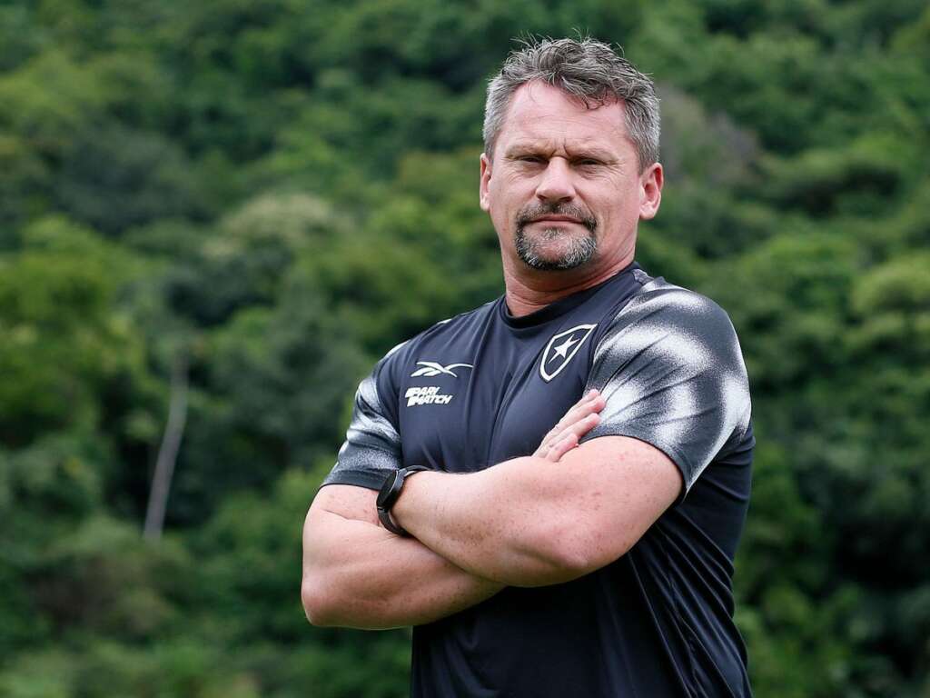 Carioca: Ex-Guarani assume interinamente o Botafogo