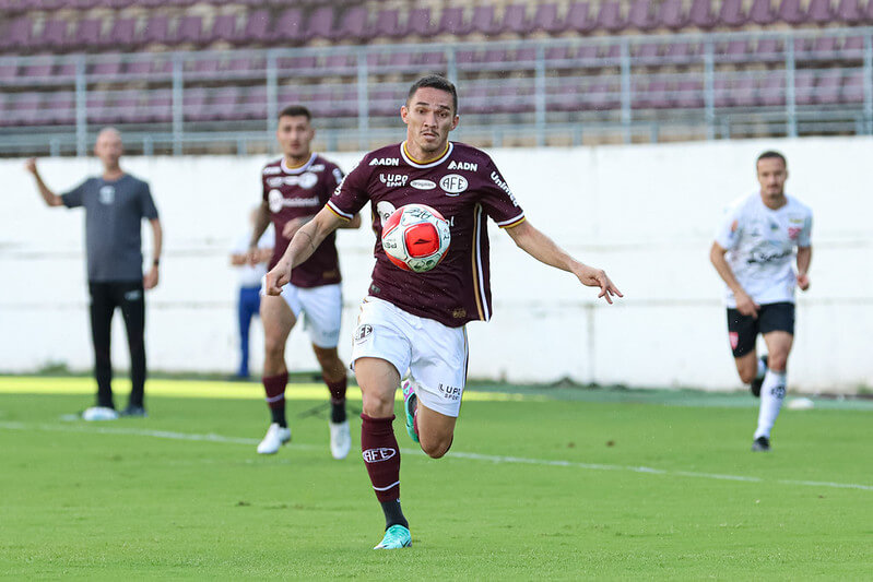 Ferroviária 2 x 1 Linense