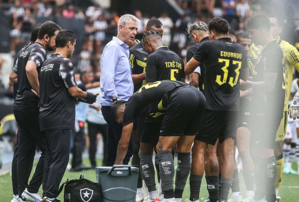 Carioca: Tiago Nunes demonstra preocupação com a parte emocional dos jogadores do Botafogo
