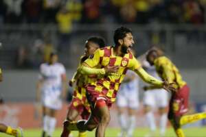 LIBERTADORES: Aucas marca no fim, bate Nacional e leva vantagem ao Paraguai