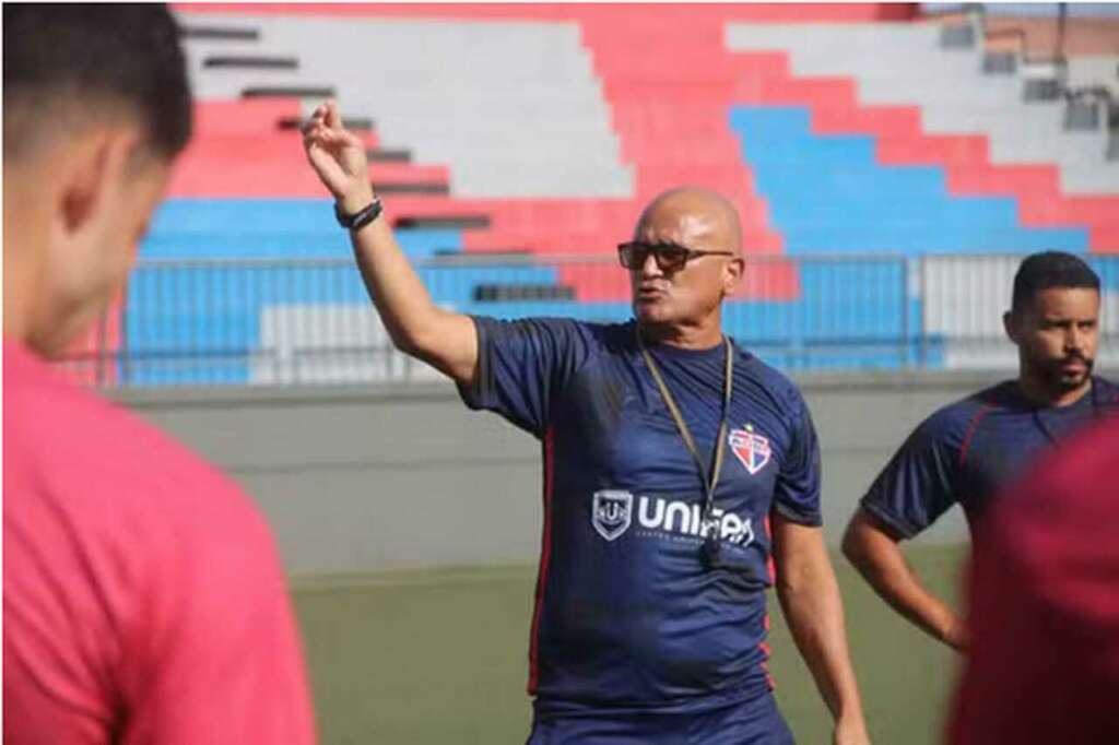 Baiano: Bahia de Feira anuncia a demissão de Oliveira Canindé