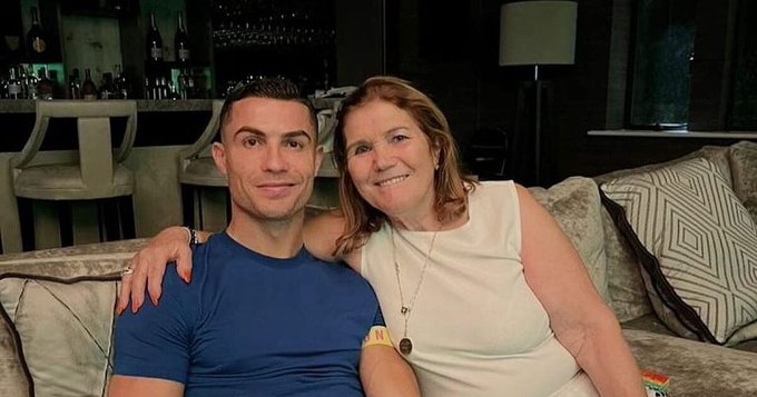 Mãe de Cristiano Ronaldo revela torcida pelo Grêmio no Brasil