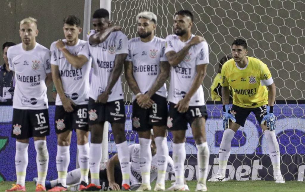 Gustavo Henrique e mais: veja jogadores de linha que precisaram atuar como goleiros