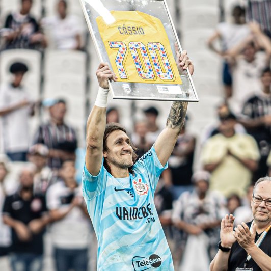 Cássio usa rede social para festejar marca de 700 jogos pelo Corinthians: ‘Privilegiado’