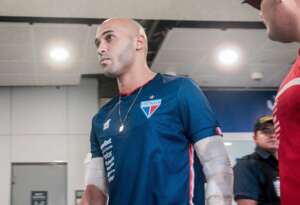 Ferido no atentado ao ônibus do Fortaleza, Dudu se manifesta nas redes sociais