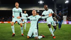 INGLÊS: Chelsea sofre, mas busca virada diante do Crystal Palace com gols no fim