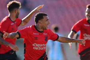 PARANAENSE: Athletico e Coritiba batem rivais e se mantêm na parte de cima