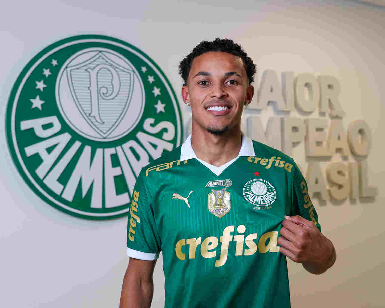 Lazaro aparece no BID e pode estrear pelo Palmeiras Easy Resize.com