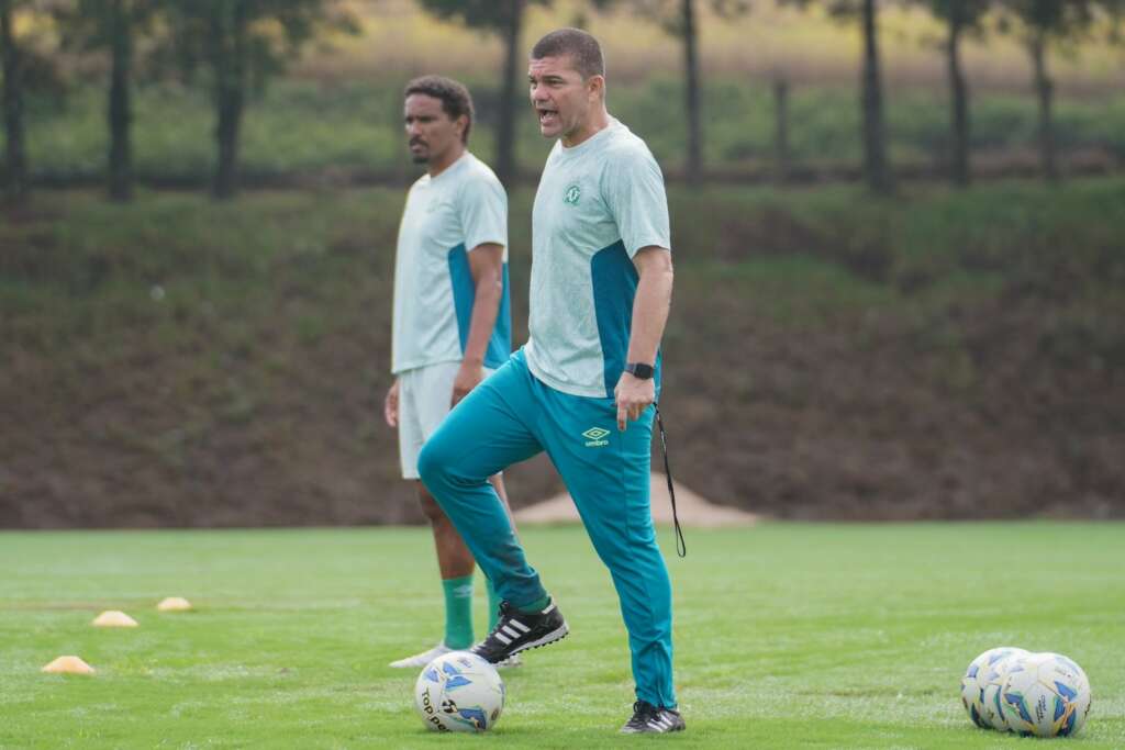 Louzer projeta decisão contra o Criciúma na última rodada da 1ª fase: ‘Será o jogo da vida da Chapecoense’