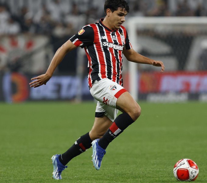 Moreira tem lesão na coxa esquerda e desfalca São Paulo diante do Red Bull Bragantino