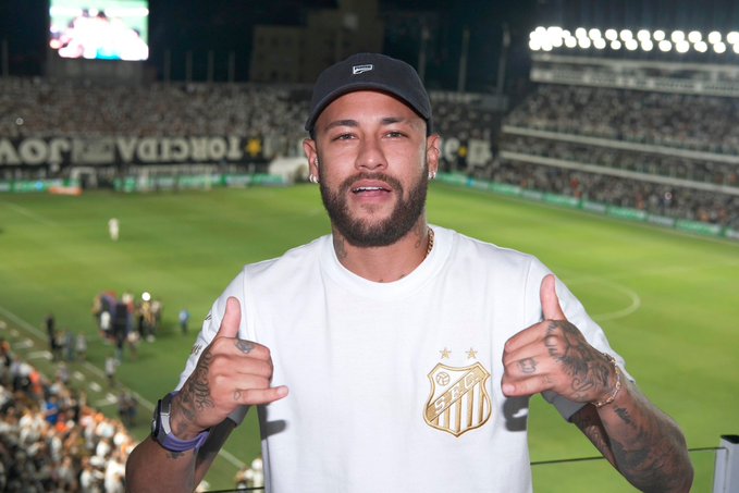 Neymar esteve na Vila Belmiro