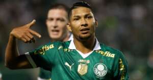 Palmeiras desbanca City e PSG e vence votação de camisa mais bonita do mundo