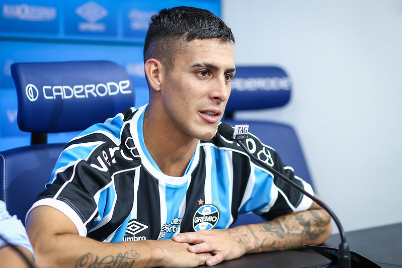 Pavon e apresentado no Gremio e cutuca inter