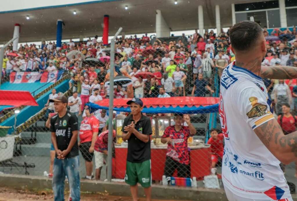 Copa do Brasil: Técnico do Remo tem dificuldades para sair de estádio em Porto Velho