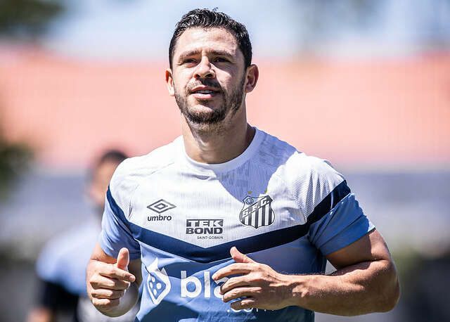 Santos corre para recuperar Giuliano e Cazares e1708364804300