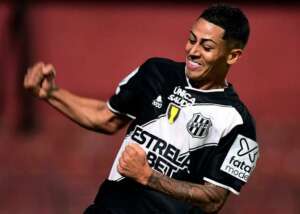 Meia comemora 1º gol e projeta evolução da Ponte Preta: 'Grupo ficando entrosado'