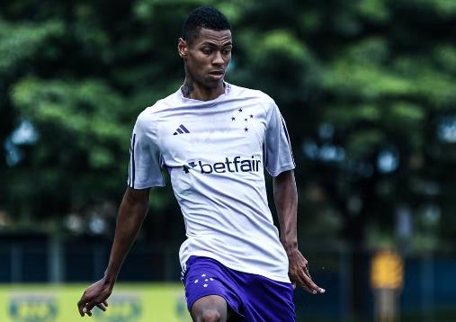 Catarinense: Figueirense contrata volante do Cruzeiro por empréstimo