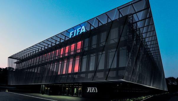 Cartão azul no futebol? Árbitros vão testar suspensão temporária