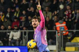 ITALIANO: Milan bate Frosinone em jogo com duas viradas e conquista a 4ª vitória consecutiva