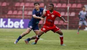 PAULISTA A4: São-Carlense assume liderança e Penapolense goleia por 4 a 1