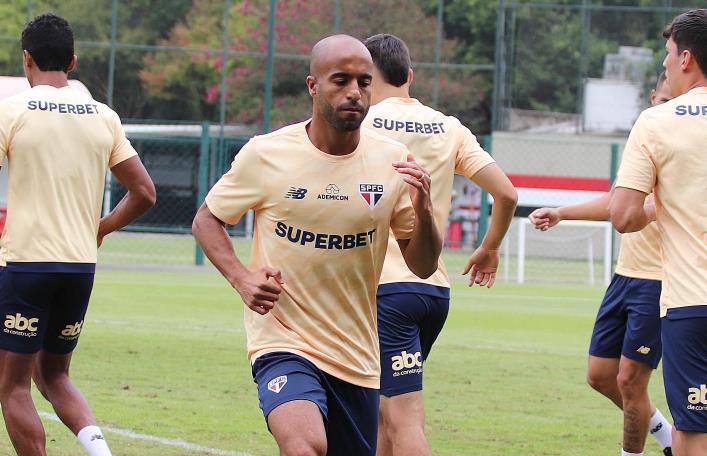 São Paulo ainda quer três reforços para equilibrar elenco após saídas em 2024