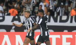 Botafogo 6 x 0 Aurora-BOL - Júnior Santos faz 4, Fogão dá show e pega o RB Bragantino na 3ª fase