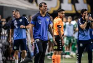 Fábio Carille celebra começo de temporada do Santos: 'Somos líderes provisórios no geral'