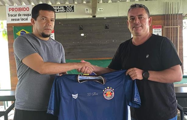 Rondoniense: Vilhena anuncia ex-jogador do clube como novo técnico