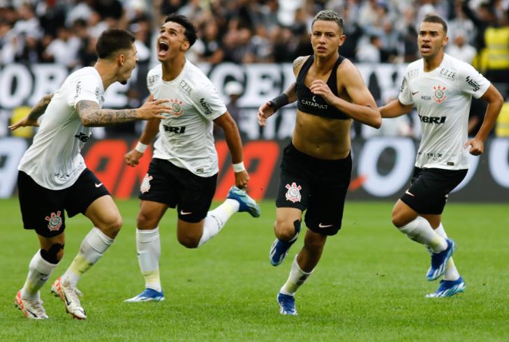 Sem opções, Corinthians acelera subida dos jogadores campeões da Copa São Paulo