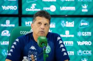 Técnico do Guarani valoriza empate, mas não garante esquema com 3 zagueiros