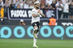 Corinthians 2 x 0 Portuguesa - Timão vence e respira em estreia de António Oliveira