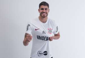 Corinthians oficializa acerto e ex-Vasco assina contrato até 2028