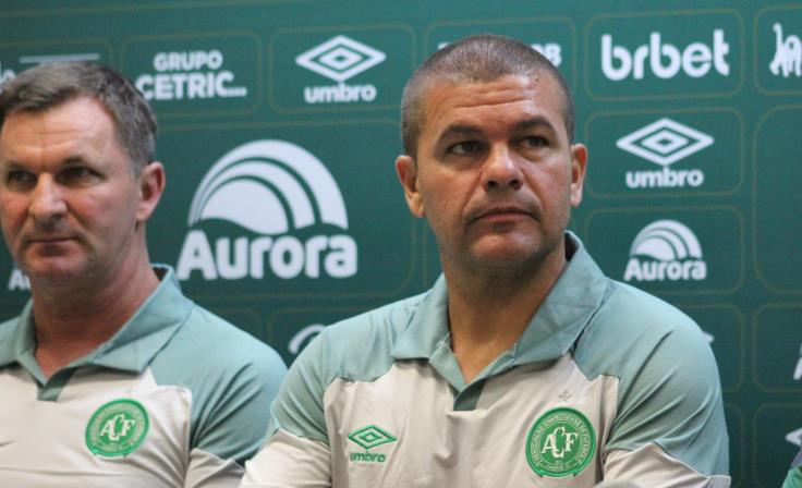 CATARINENSE: Com estreia de ex-técnico do Guarani, Chapecoense busca iniciar reação