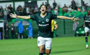 GOIANO: Ex-Ponte Preta marca 2 e Goiás dispara; Aparecidense goleia com hat-trick e bicicleta