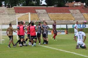 União São João 1 x 1 Votuporanguense - Mandantes desperdiçam pênalti, CAV tem um expulso e empate prevalece