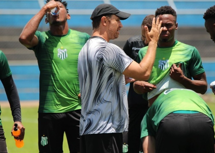 Mineiro: Uberlândia demite Felipe Conceição e anuncia novo treinador