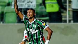 Mineiro: América-MG renova com ex-Corinthians