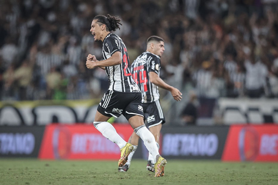 Mineiro: Atlético confirma lesões de zagueiro e meia titulares