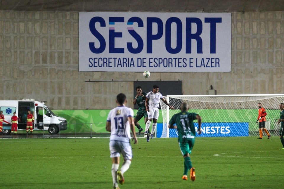 CAPIXABA: Com gol no final, Desportiva Ferroviária bate o Vitória de virada