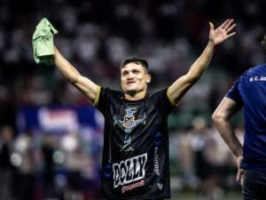 Paulistão: Ronald comemora vitória do Água Santa