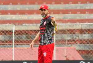 Noroeste x Ferroviária - Papéis invertidos entre locomotivas