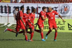 Itapirense x União São João - Coelho estreia técnico novo na luta contra degola