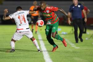 Paulistão: Atacante da Portuguesa celebra retorno com gol e relembra duelo ao lado de Neymar