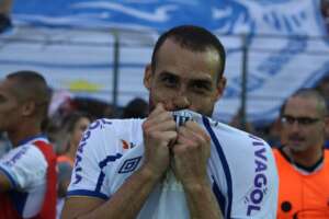 Catarinense: Avaí anuncia retorno de meio-campista pela terceira vez