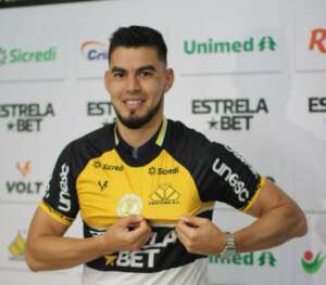 Zagueiro venezuelano é apresentado e Criciúma segue se preparando para clássico no Catarinense