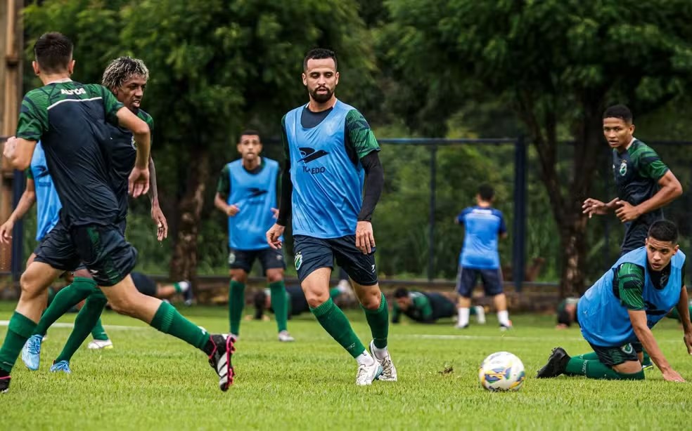 Altos vai com time reserva contra o Fluminense no Piauiense