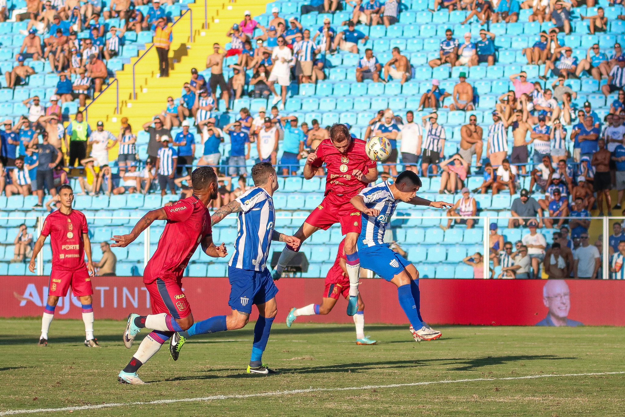 CATARINENSE: Criciúma vence e lidera; Avaí arranca empate no final