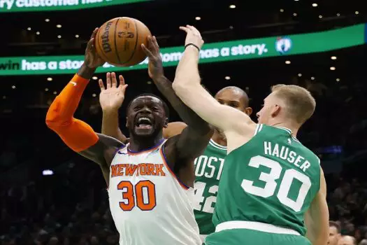 Boston Celtics bate New York Knicks com facilidade e chega a 8ª vitória seguida