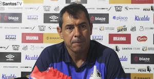 Clube japonês rescinde contrato de Carille, hoje no Santos, e confirma ação na Fifa